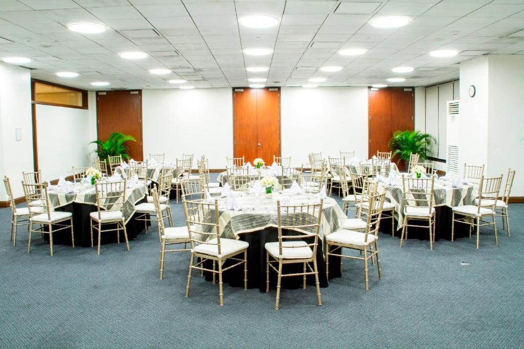 Aim Conference Center Makati City Exterior foto