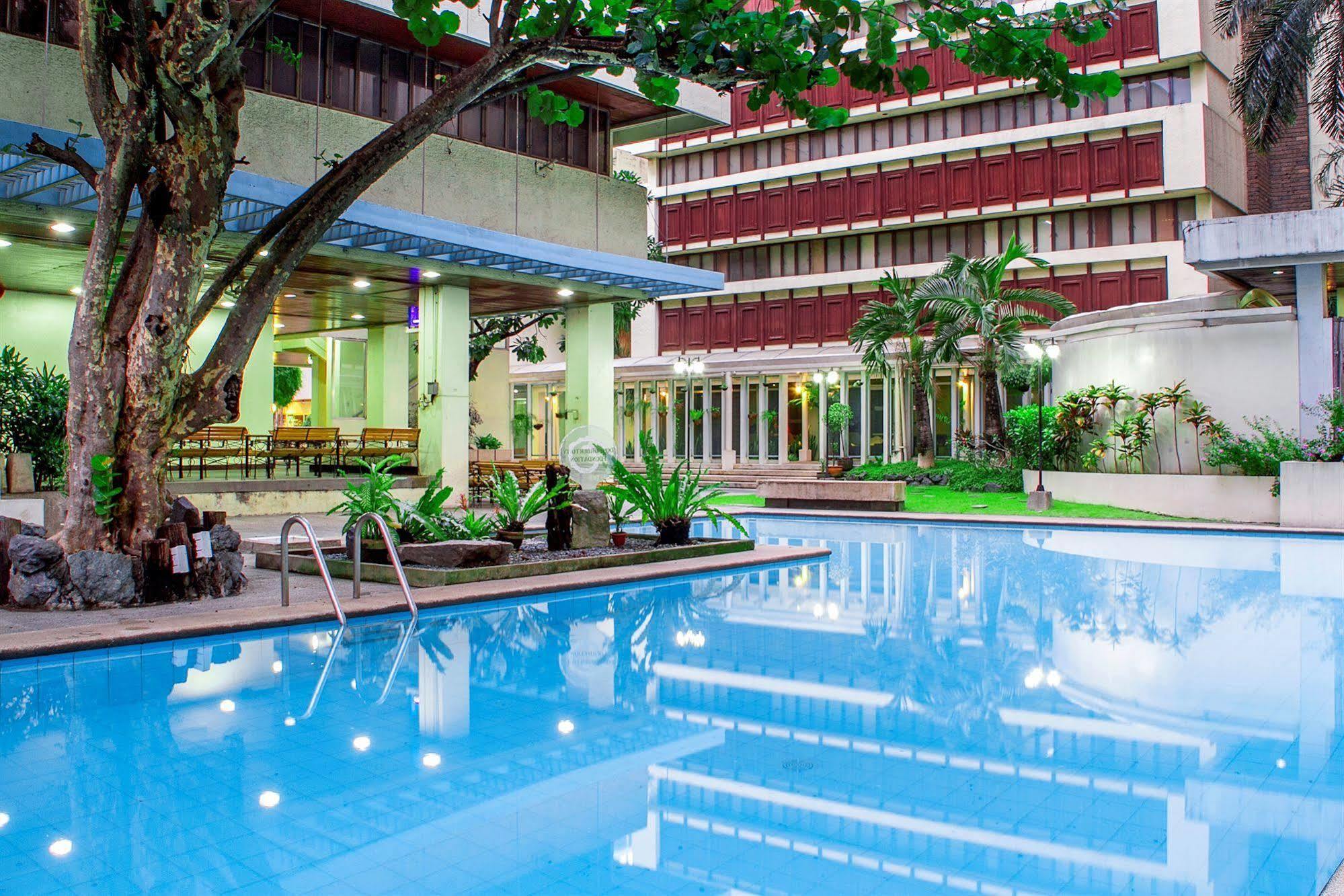 Aim Conference Center Makati City Exterior foto