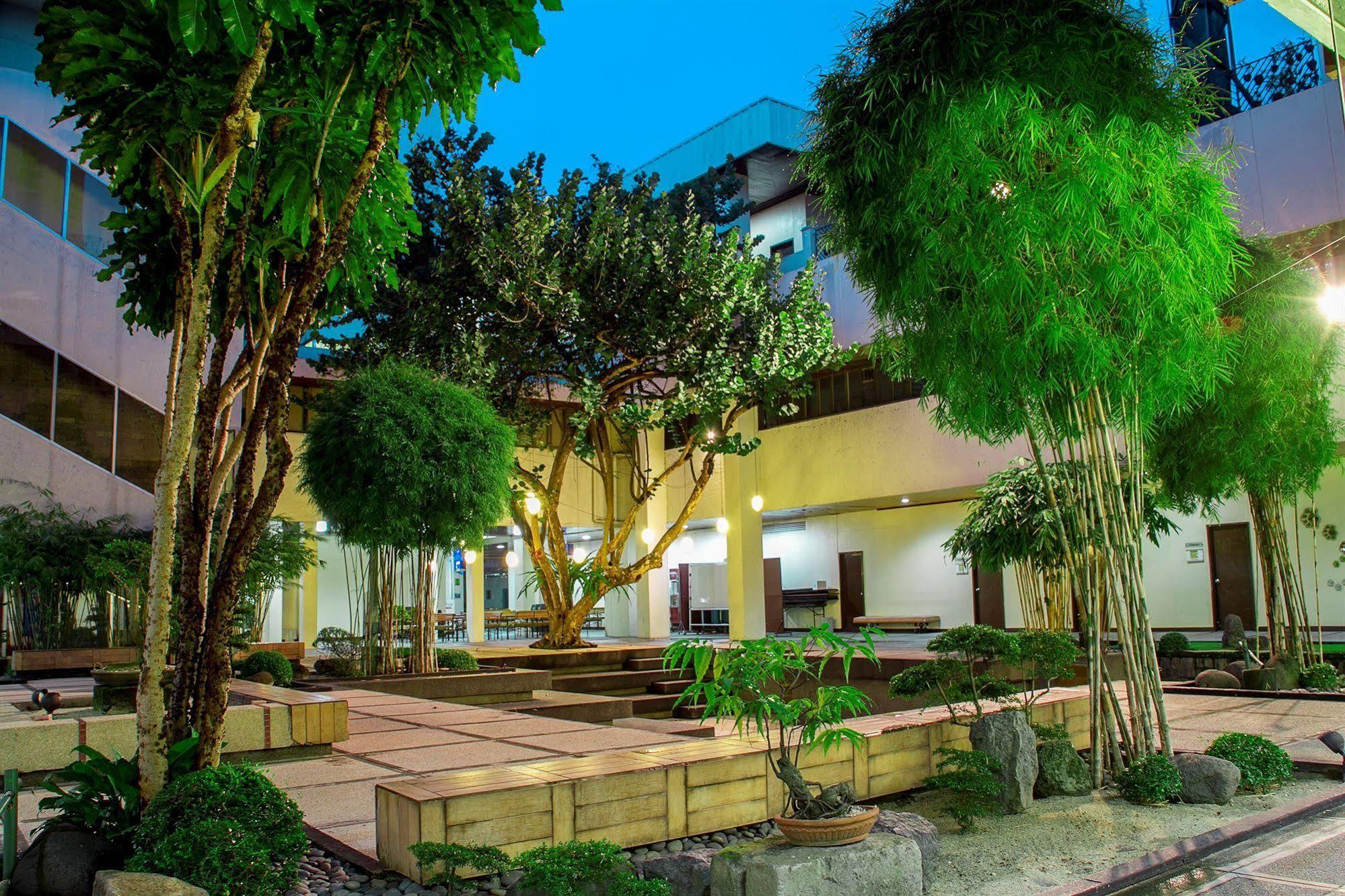 Aim Conference Center Makati City Exterior foto